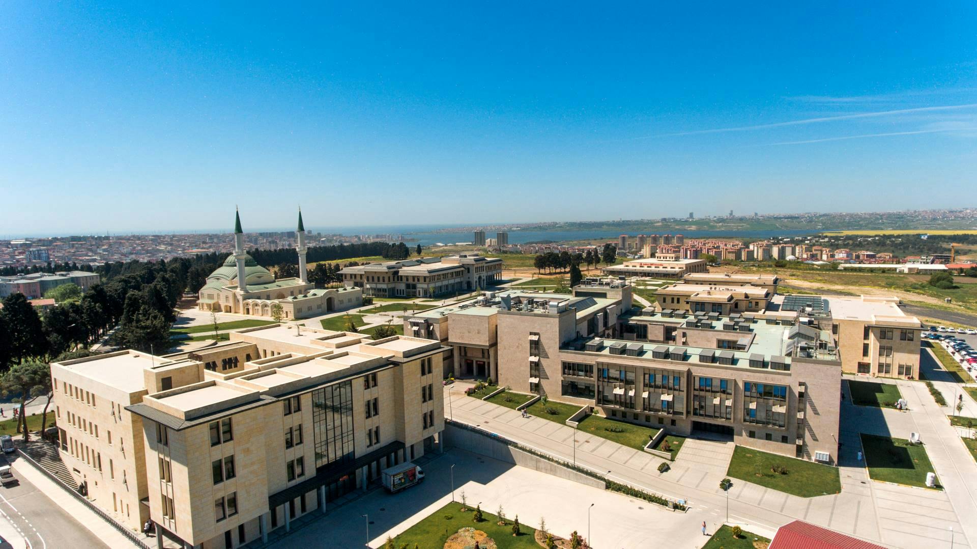 İstanbul Sabahattin Zaim Üniversitesi cover